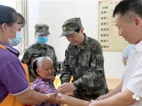 庆八一情系老区：平衡针灸创始人王文远教授为古田培养平衡针灸学科骨干200多人，其中还培养一位卢穗万学科带头人