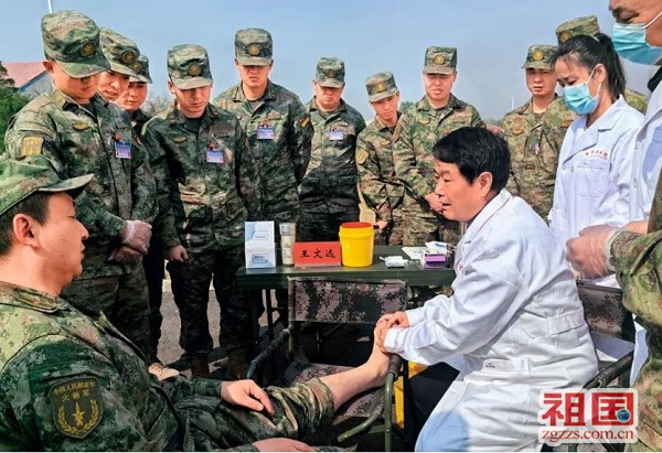 4 2024年4月，王文远教授应邀赴火箭军某部开展军事训练伤平衡针灸防治培训与巡诊活动。.jpg