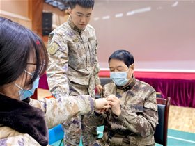 平衡针灸创始人王文远教授深入驻京某部开展义诊带教活动