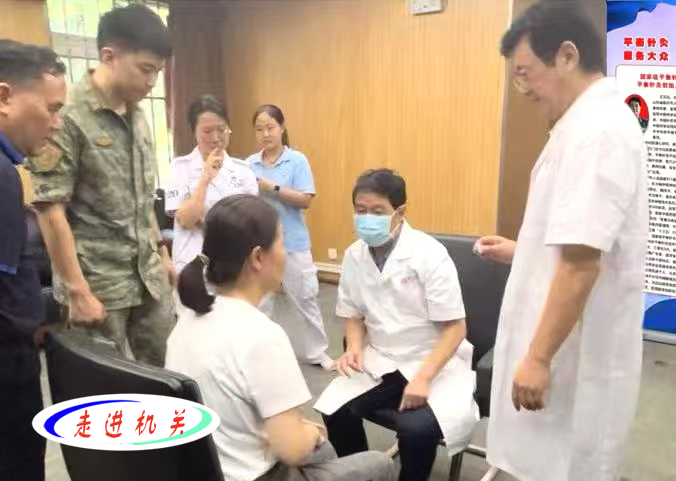 走进机关.jpg