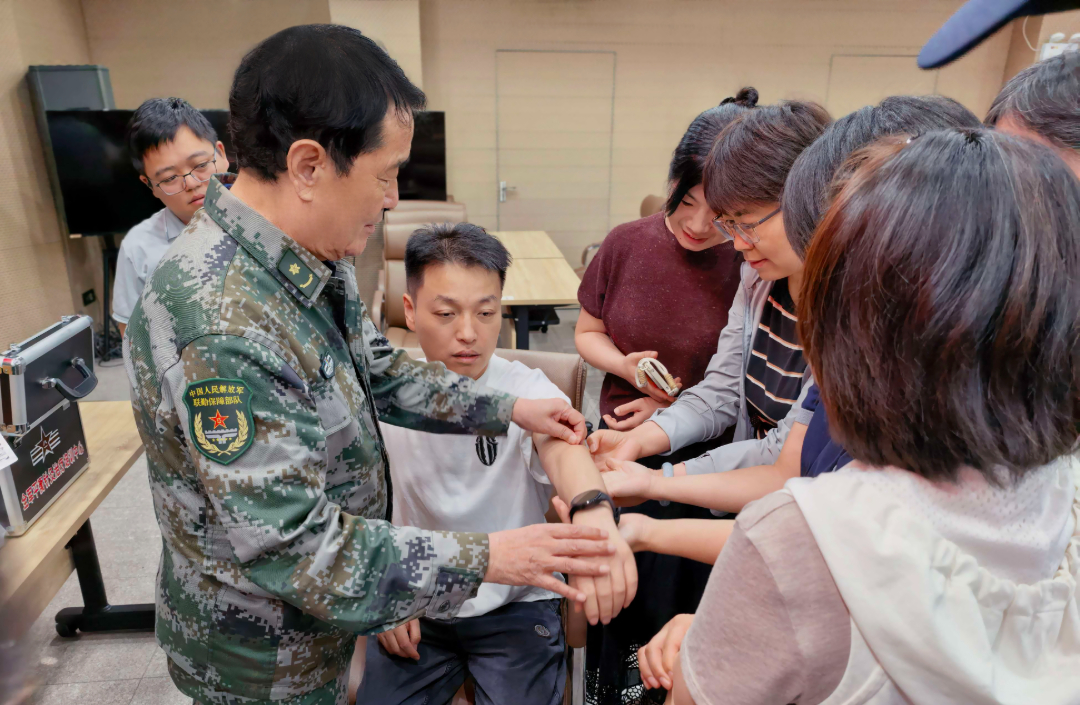 平衡针灸创始人王文远教授应北京市朝阳区卫健委邀请开展健康讲座与义诊活动 (8).jpg